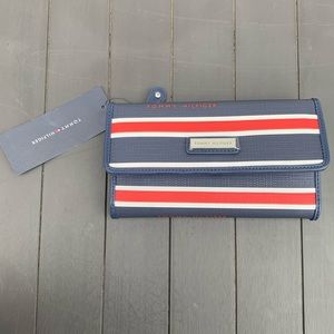 (SOLD) NWT striped Tommy Hilfiger wallet